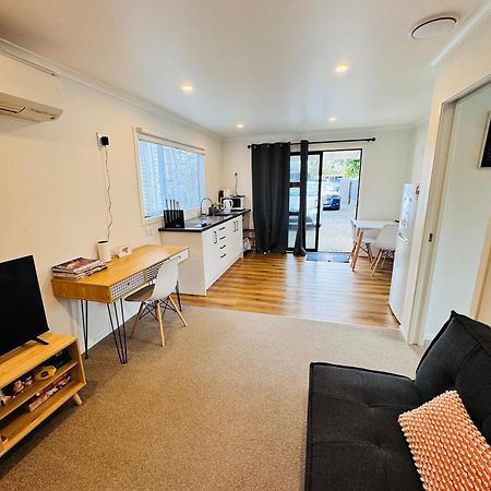 Modern 1 Bedroom Guest House 어퍼 허트 외부 사진