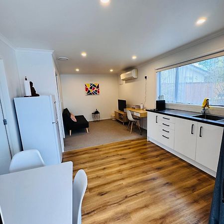 Modern 1 Bedroom Guest House 어퍼 허트 외부 사진